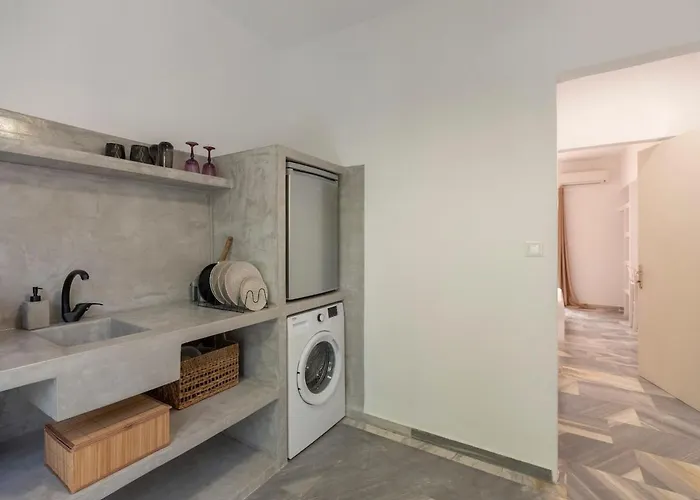 Artemida One * Páros